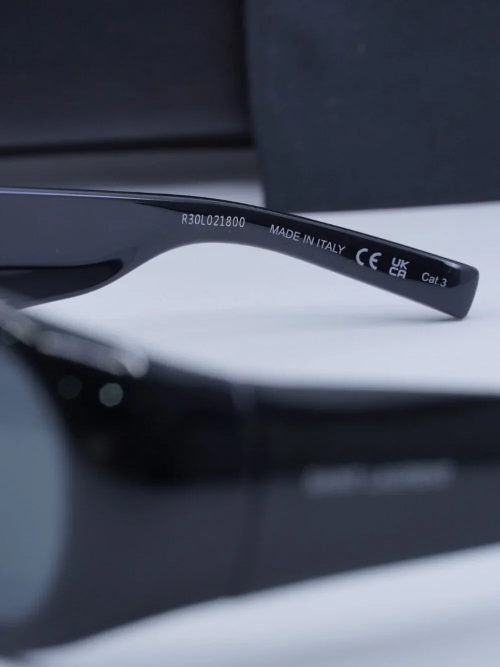 Saint Laurent SL736 001 Oval Sunglasses - Black / Black